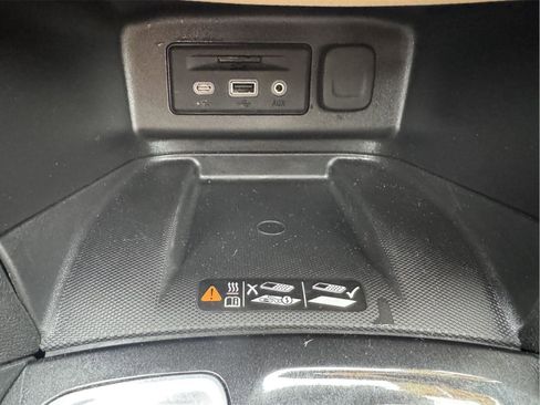 Used 2024 Chevrolet Equinox Premier image 24