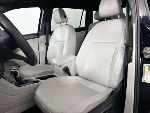 Used 2024 Volkswagen Tiguan SE R-Line AWD/4WD image 19