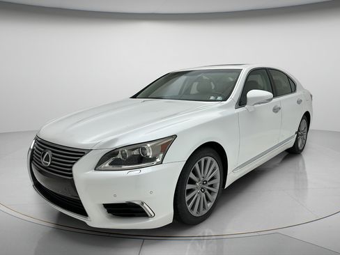 Used 2014 Lexus LS 460 AWD w/ Comfort Package image 3