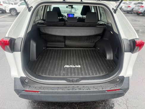 Used 2023 Toyota RAV4 LE AWD/4WD image 17