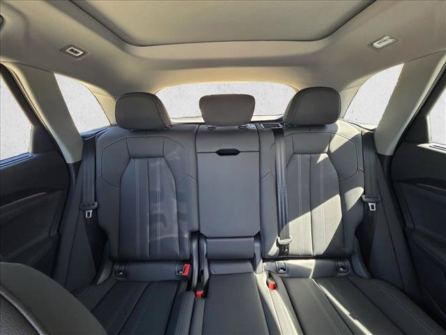 Used 2025 Audi Q5 Premium Plus w/ Premium Plus AWD/4WD image 16