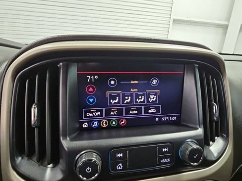 Used 2022 GMC Canyon Denali w/ Denali Black Edition Package AWD/4WD image 18