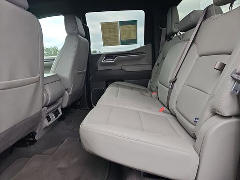 Used 2025 GMC Sierra 1500 SLT image 17