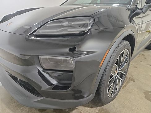 Used 2025 Porsche Macan 4S Electric AWD/4WD image 28