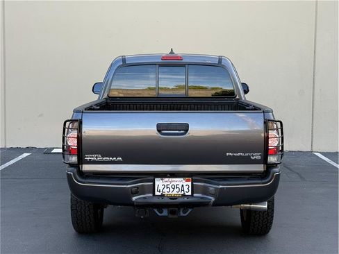 Used 2015 Toyota Tacoma PreRunner w/ TRD Sport Package RWD image 5