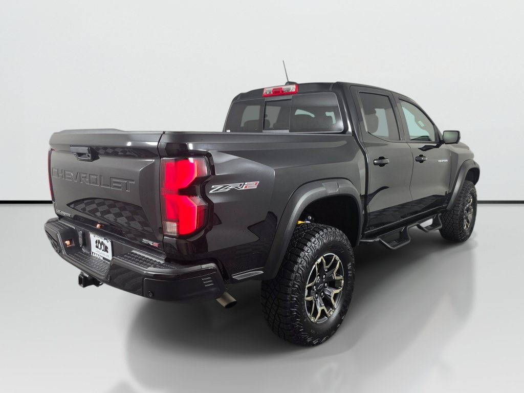 Used 2024 Chevrolet Colorado ZR2 w/ Technology Package AWD/4WD image 6