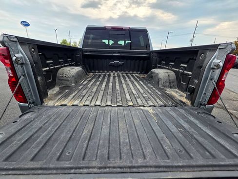 Used 2025 Chevrolet Silverado 1500 LT AWD/4WD image 8