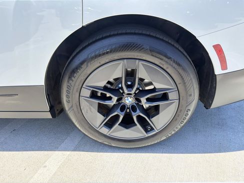 Used 2024 BMW iX xDrive50 AWD/4WD image 6