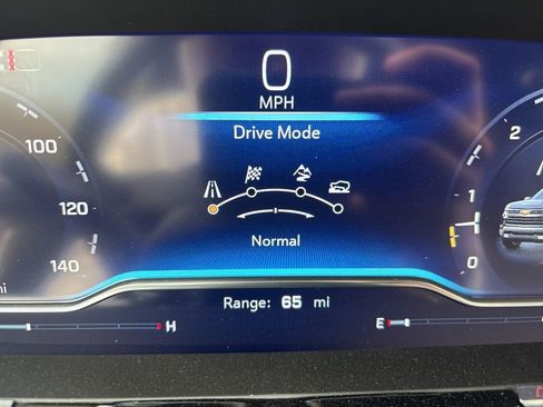 Used 2025 Chevrolet Silverado 1500 LTZ w/ LTZ Convenience Package II AWD/4WD image 4