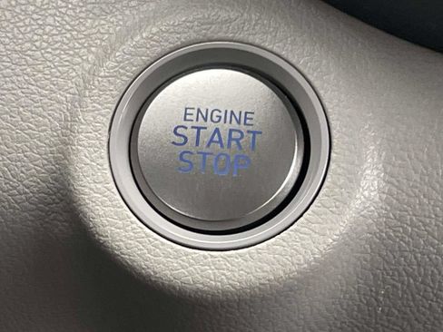 Certified 2026 Hyundai Venue SEL FWD image 20