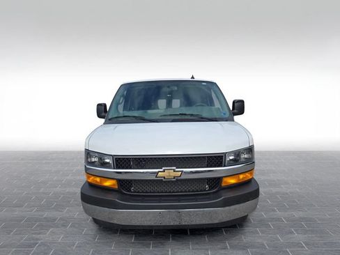 Used 2024 Chevrolet Express 2500 w/ Driver Convenience Package RWD image 2