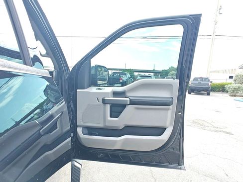 Used 2017 Ford F150 XLT w/ Equipment Group 302A Luxury RWD image 13