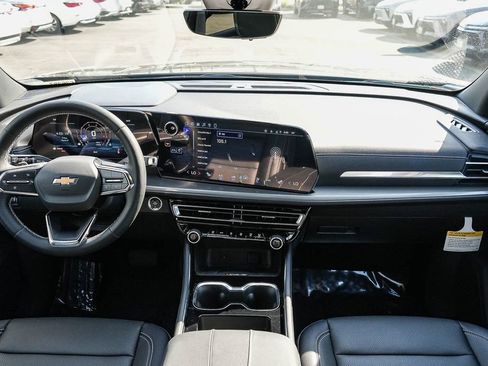 New 2026 Chevrolet Traverse LT w/ Driver Confidence Package FWD image 13