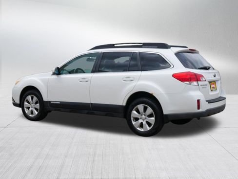 Used 2011 Subaru Outback 2.5i Premium w/ All-Weather Pkg AWD/4WD image 5