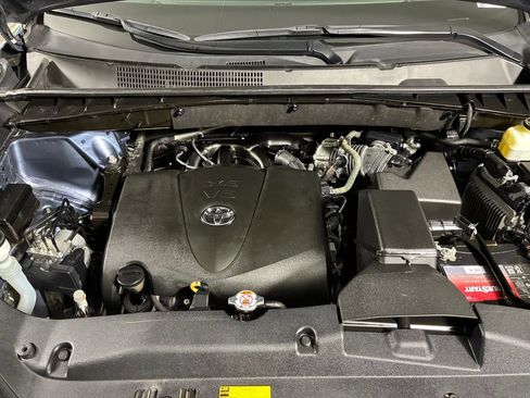 Used 2018 Toyota Highlander AWD V6 image 64