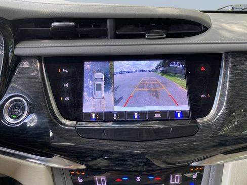 Used 2021 Cadillac XT6 Premium Luxury FWD image 25