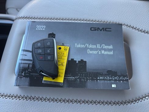 Used 2022 GMC Yukon XL Denali w/ Denali Ultimate Package image 21