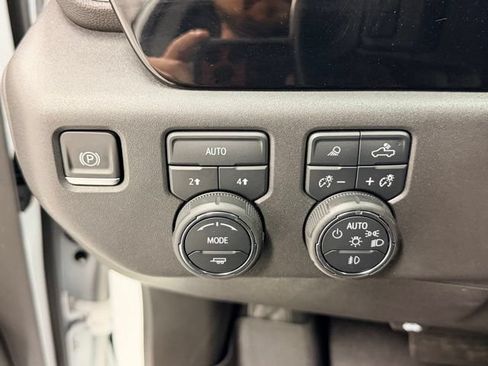 Certified 2023 Chevrolet Silverado 1500 LTZ w/ LTZ Convenience Package II AWD/4WD image 18