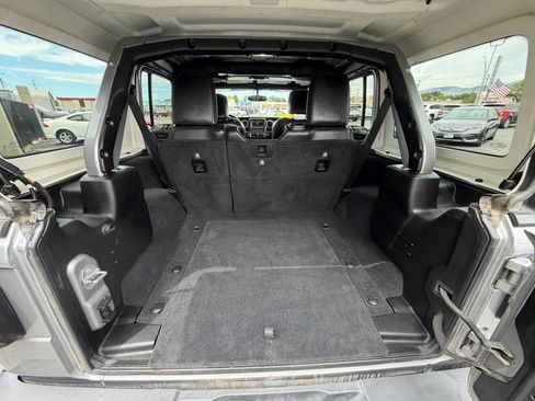 Used 2019 Jeep Wrangler Unlimited Sahara w/ Cold Weather Group AWD/4WD image 17