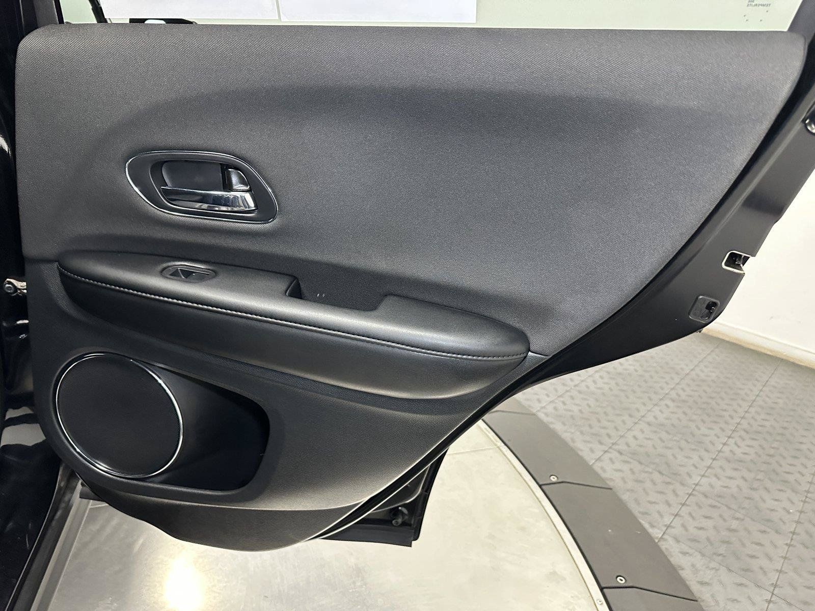 Used 2022 Honda HR-V EX image 33