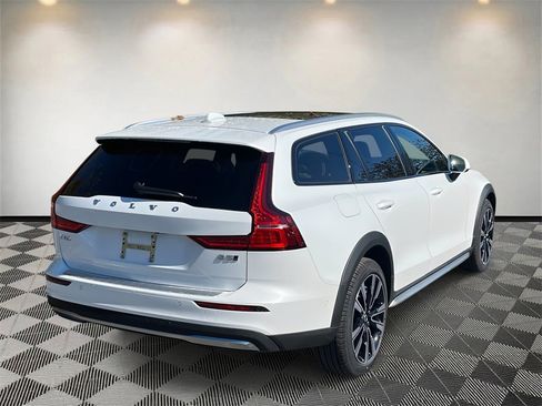 New 2026 Volvo V60 B5 Cross Country Ultra w/ Climate Package image 3
