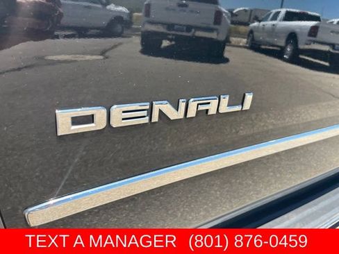 Used 2019 GMC Yukon Denali AWD/4WD image 9