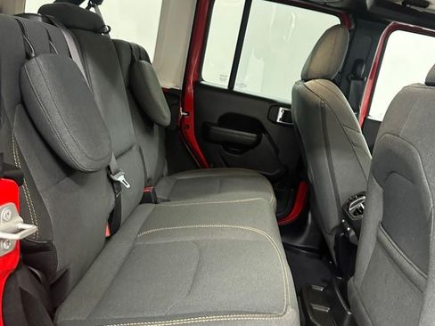 Used 2024 Jeep Wrangler Unlimited AWD/4WD image 29
