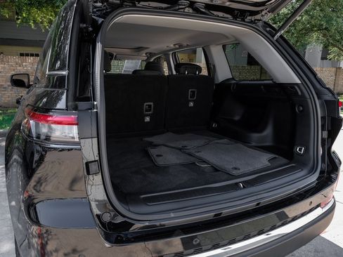 Used 2022 Jeep Grand Cherokee Laredo w/ Luxury Tech Group I image 63