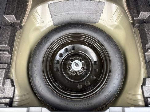 Certified 2023 Subaru Outback Premium image 32