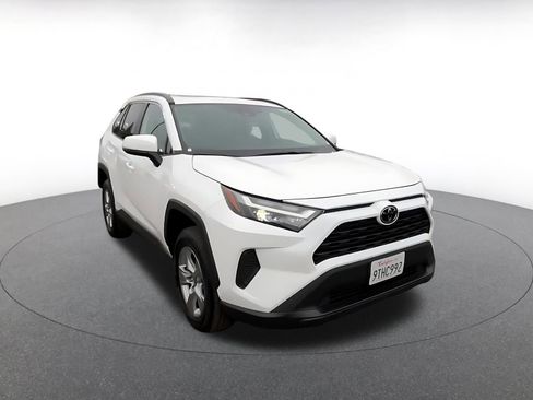 Used 2025 Toyota RAV4 XLE image 3