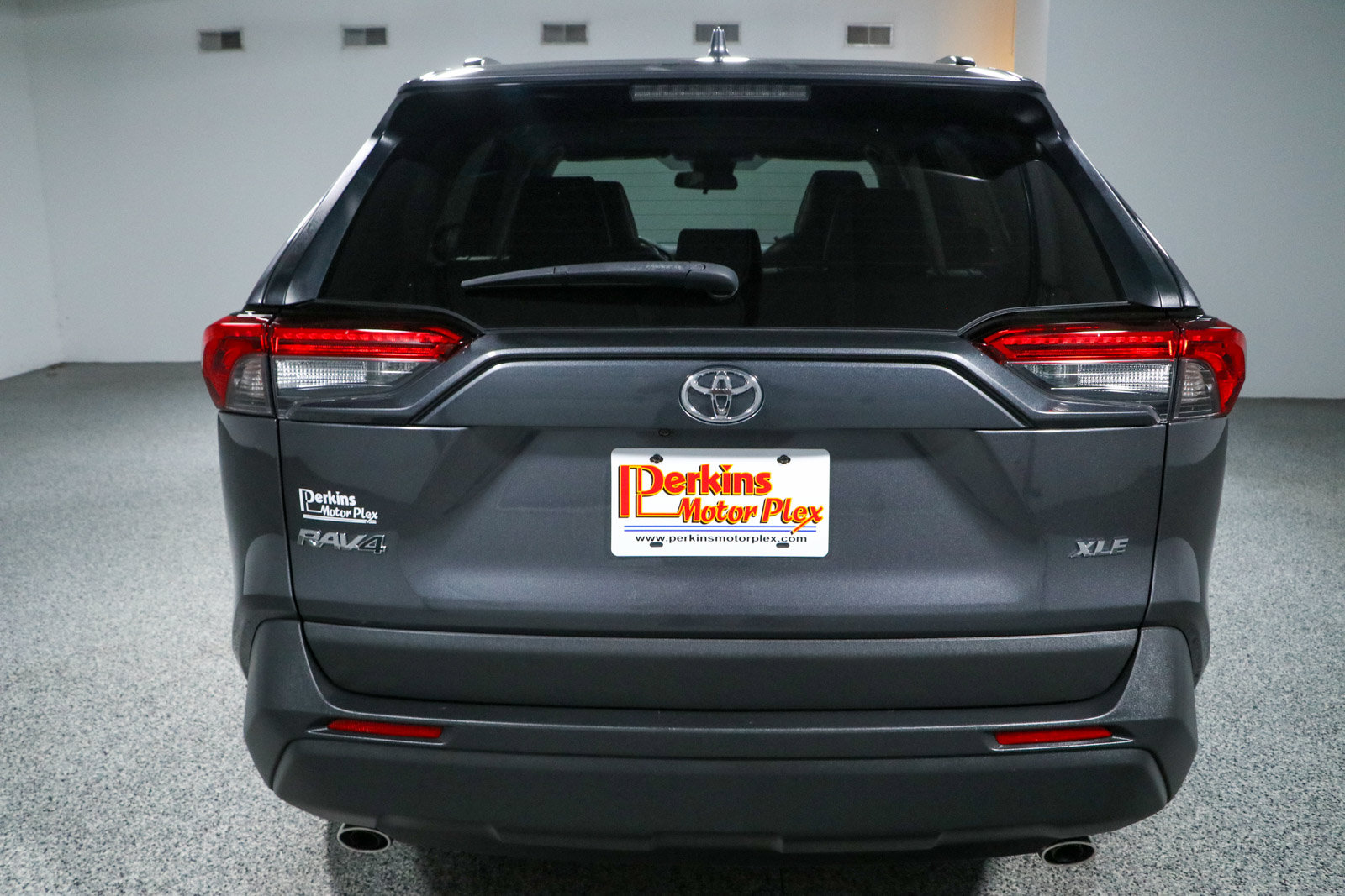Used 2022 Toyota RAV4 XLE Premium FWD image 8