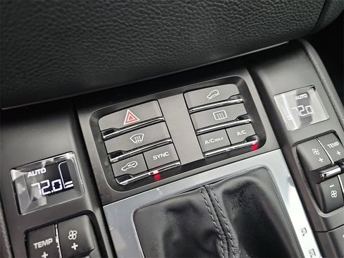 Used 2018 Porsche Macan image 36