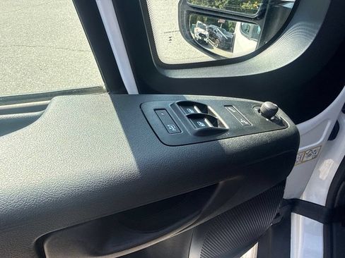 Used 2025 RAM ProMaster 2500 w/ Convenience Group FWD image 19