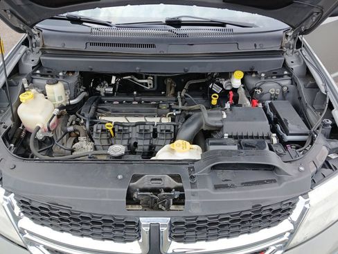 Used 2019 Dodge Journey SE FWD image 21