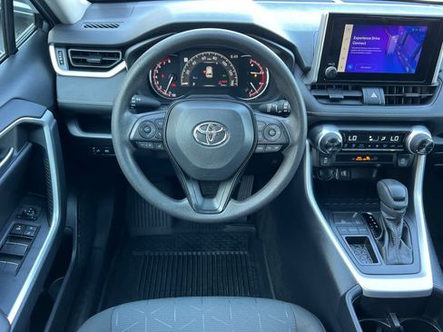 Used 2025 Toyota RAV4 XLE FWD image 15