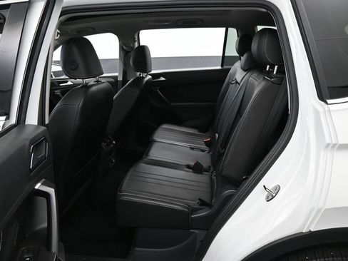 Used 2024 Volkswagen Tiguan SE FWD image 29