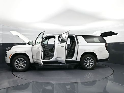 New 2025 Chevrolet Suburban Premier image 46