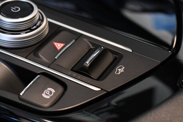 Used 2023 Maserati Levante GT AWD/4WD image 39