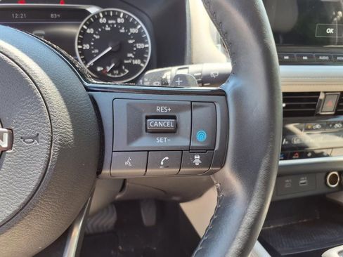 Used 2023 Nissan Rogue SL w/ SL Premium Package image 15