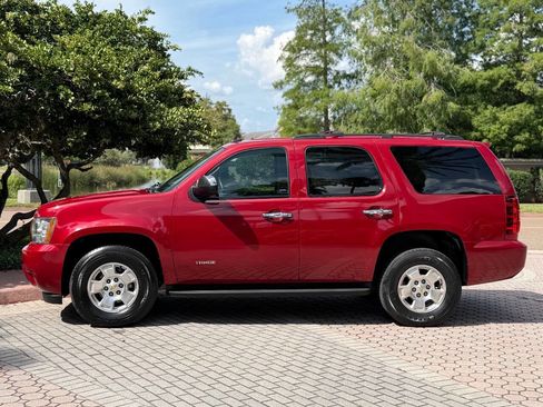 Used 2014 Chevrolet Tahoe LT RWD image 2