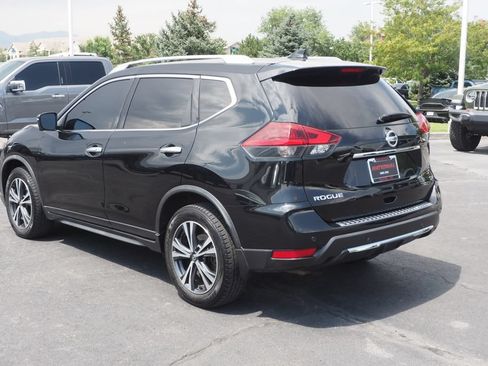 Used 2019 Nissan Rogue SV w/ Premium Package FWD image 5
