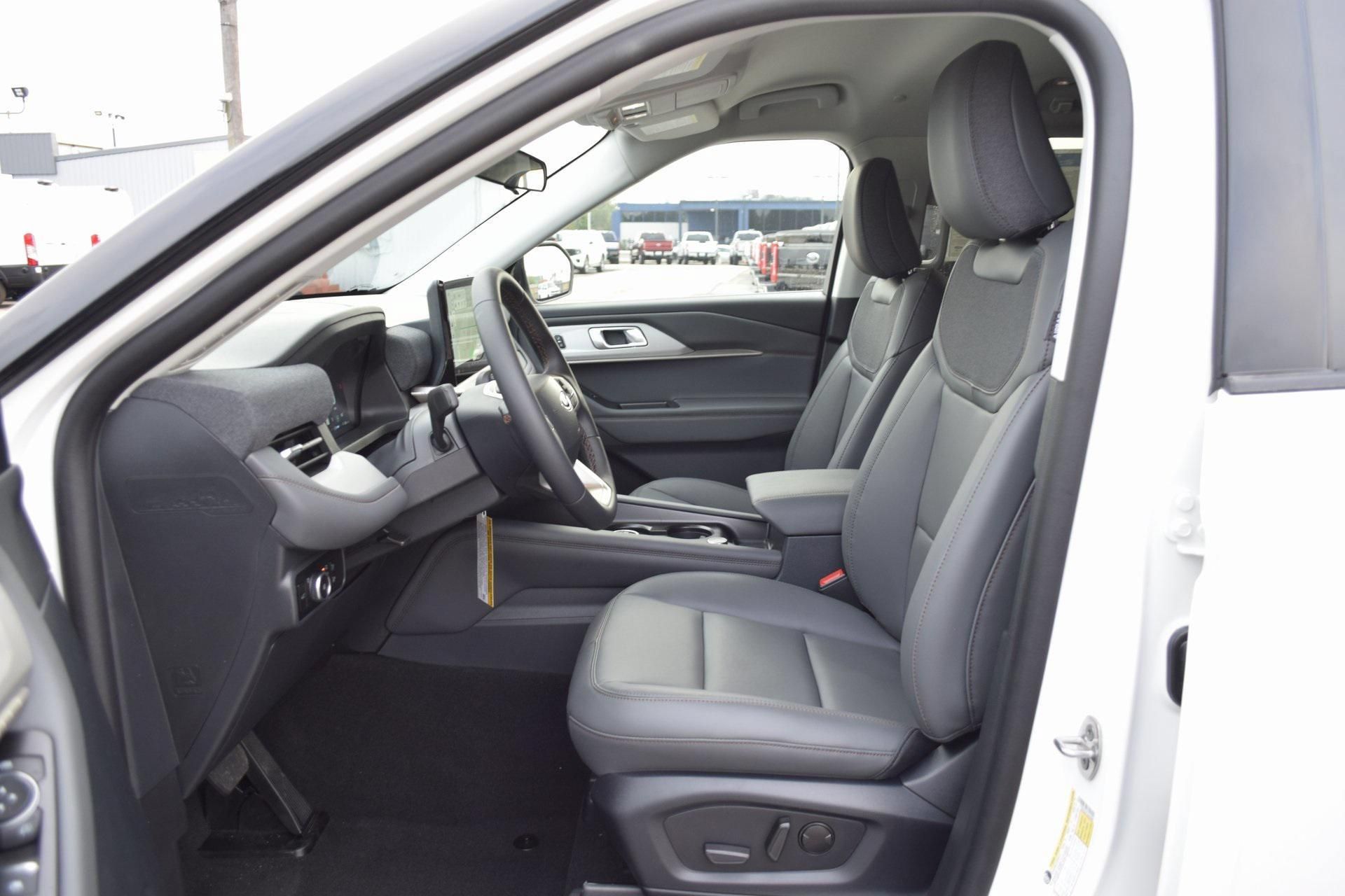 New 2026 Ford Explorer Active w/ Active Comfort Package RWD image 18