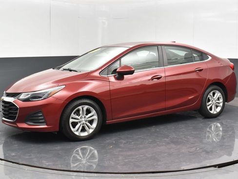 Used 2019 Chevrolet Cruze LT FWD image 15
