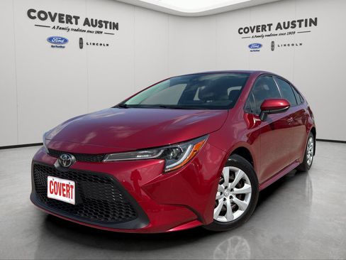 Used 2022 Toyota Corolla LE FWD image 1