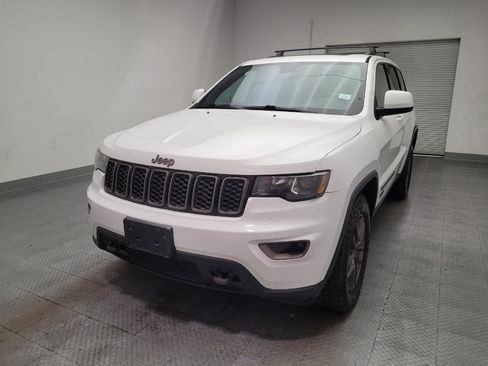 Used 2017 Jeep Grand Cherokee Laredo AWD/4WD image 15