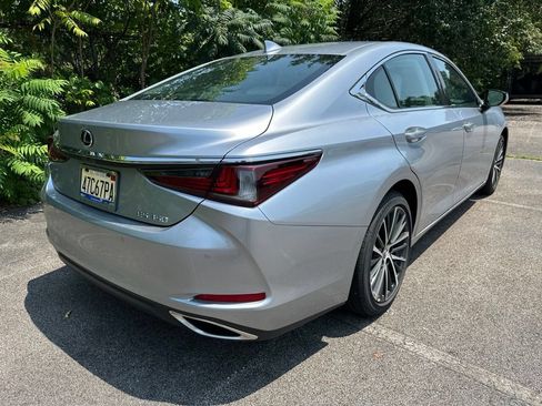 Used 2025 Lexus ES 350 w/ Premium Package FWD image 3