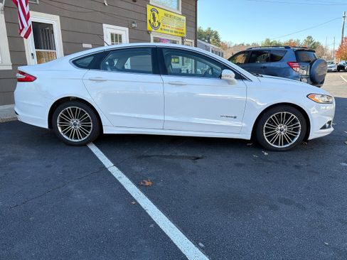 Used 2013 Ford Fusion SE image 4