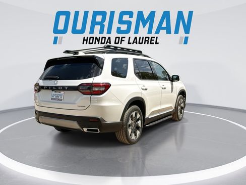 New 2026 Honda Pilot Touring image 8