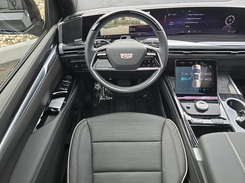 Used 2025 Cadillac Escalade ESV Sport w/ Touring Package image 39