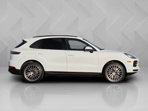 Used 2022 Porsche Cayenne Platinum Edition image 7